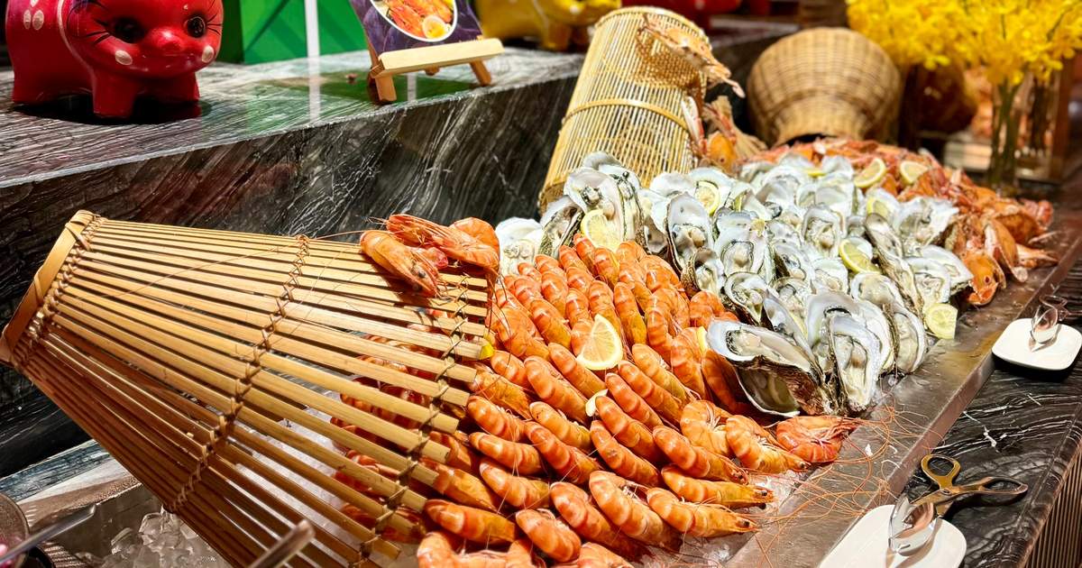 Buffet Tối Hải Sản Và BBQ Tại Novotel Premier Danang Han River
